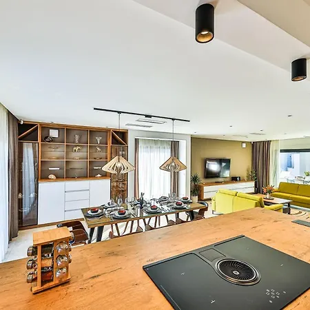 Villa - Gold With Pool & Whirpool *