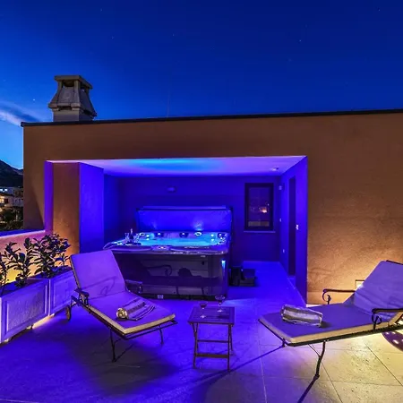 Villa - Gold With Pool & Whirpool