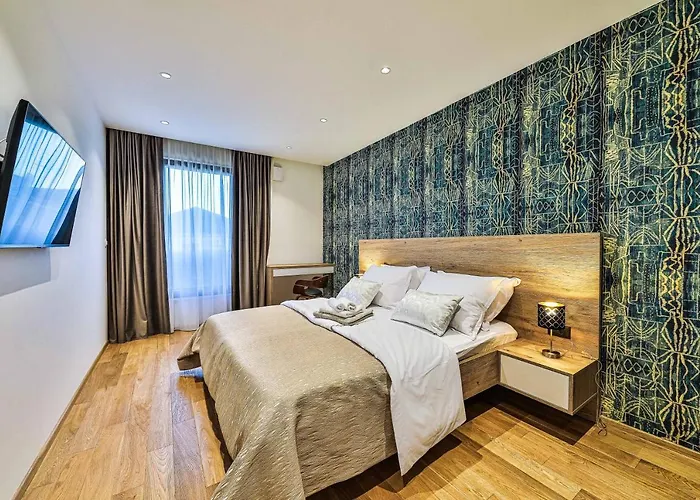 - Gold With Pool & Whirpool Trogir