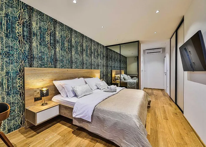 别墅 - Gold With Pool & Whirpool