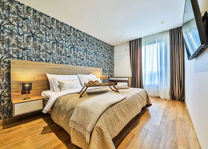 - Gold With Pool & Whirpool Villa Trogir