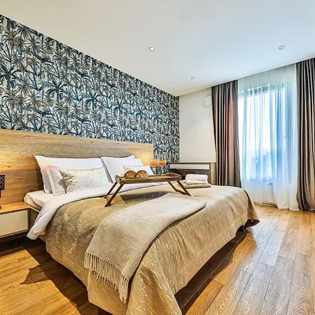 - Gold With Pool & Whirpool Willa Trogir