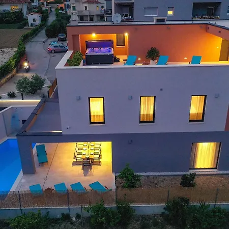Villa - Gold With Pool & Whirpool Trogir