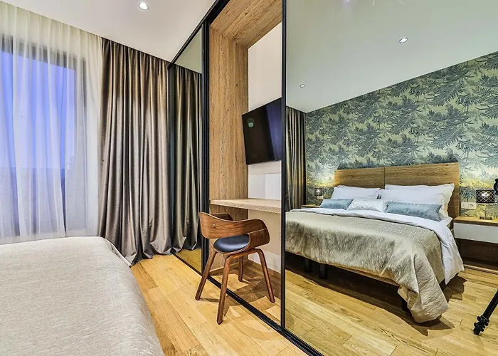 - Gold With Pool & Whirpool Trogir