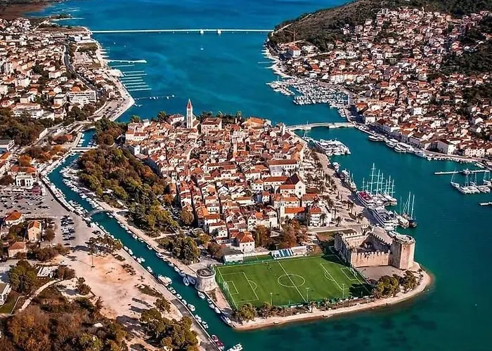 - Gold With Pool & Whirpool * Trogir